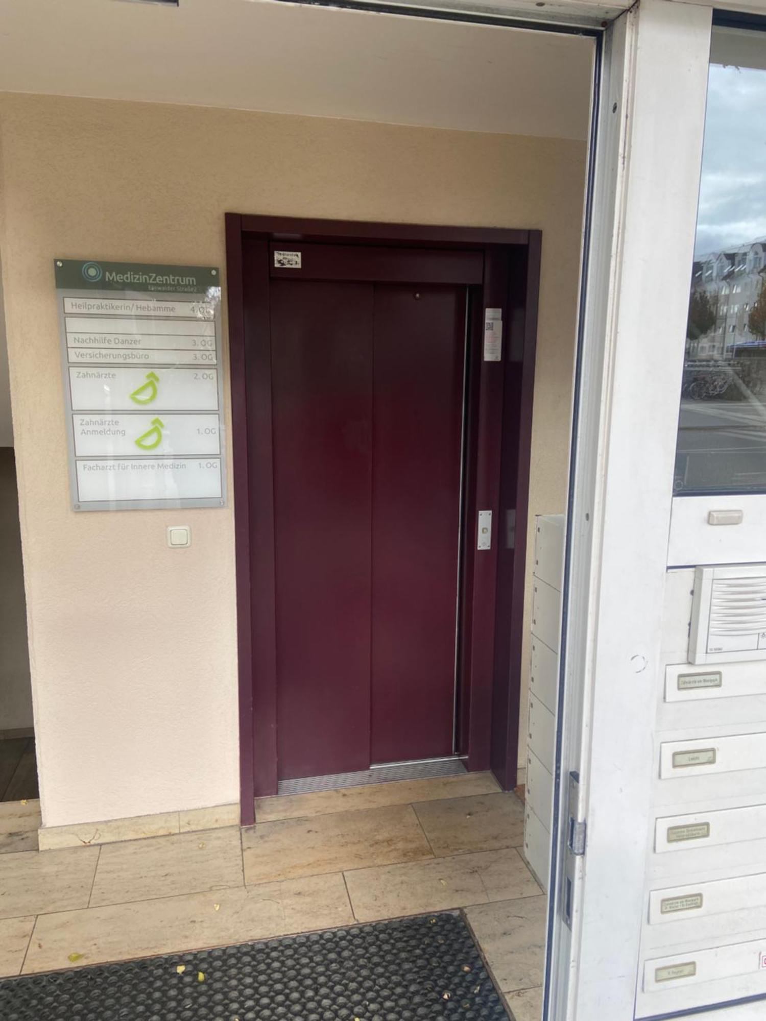 Wohnung Mit Garagenparkplatz An U-Bahnstation Monaco di Baviera Esterno foto